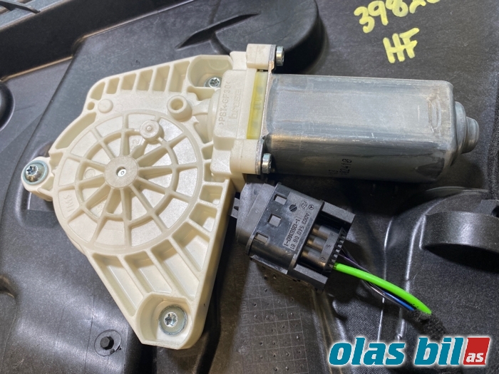 Ruteheis til Mercedes CLA 2013-2019 (C117) (C117) (A 117 720 99 00|)
