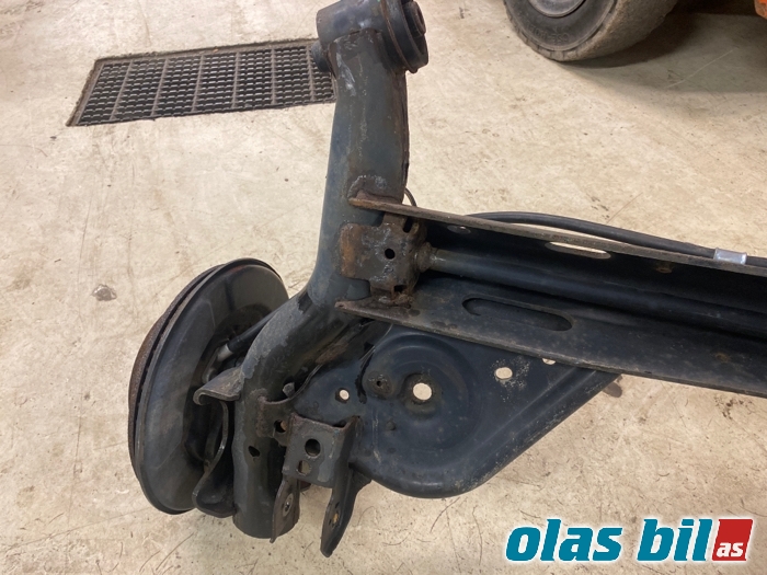 Travers bak til Nissan Leaf 2011-2017 (Type I)  (555013NF0B|)