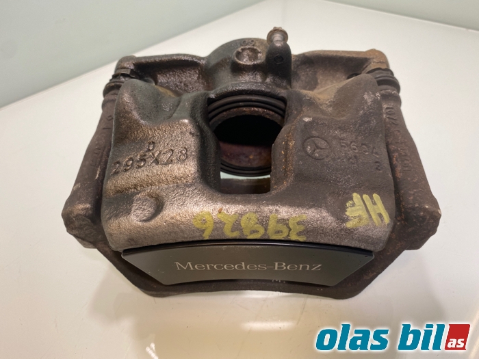 Bremsecaliper høyre foran til Mercedes CLA 2013-2019 (C117) (C117) (A 000 421 74 81|)