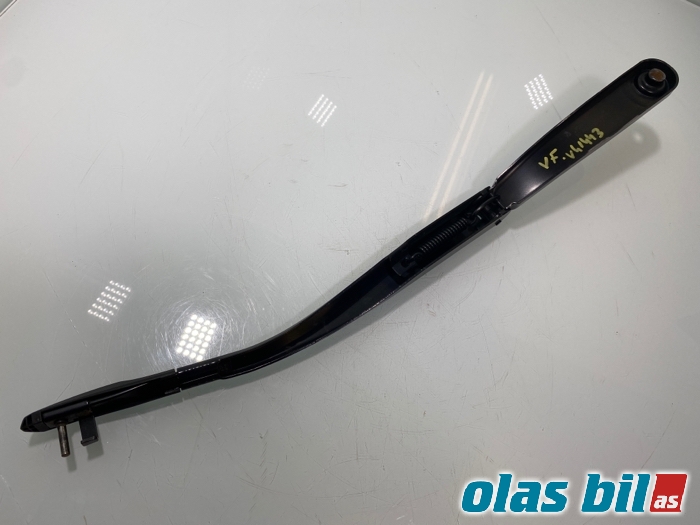 Viskerarmer frontrute til Mercedes CLA 2013-2019 (C117) (C117) (A 176 820 00 44||61.61-7182459-04)