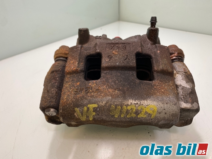 Bremsecaliper venstre foran til Mitsubishi Outlander 2015-->> (Type III, Fase 2) (4605B471|)