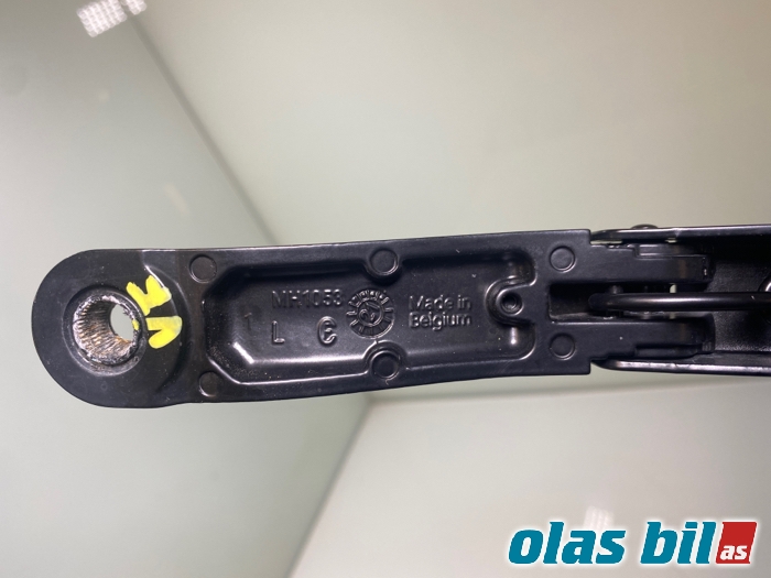 Viskerarmer frontrute til VW ID.4 2020-->>  (11B 955 409|)