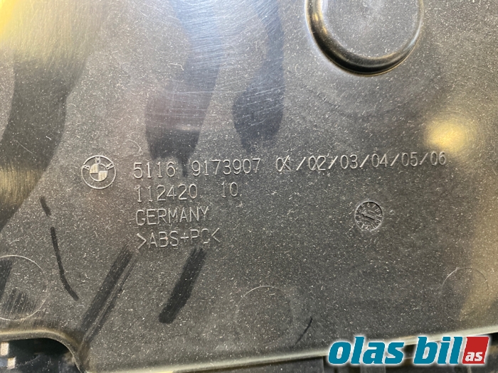 Hanskerom til BMW 5-Serie 2010-2017 (F10/F11) (F10/F11) (51 16 9 205 976|)