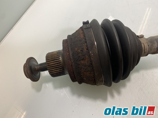 Drivaksel høyre foran til Audi A4 2007-2014 (Type IV) (B8) (B8) (AUDI|8K0 407 271 Q|8K0 407 271 AJ)