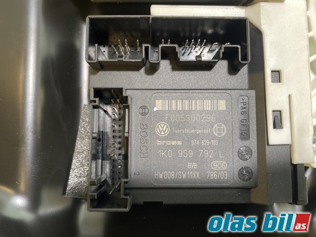 Ruteheis høyre foran til VW Passat 2005-2010 (B6) (B6) (VOLKSWAGEN||1K0 959 702 Q|3C1 837 756 L)