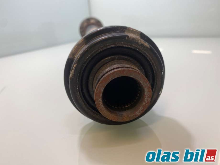Mellomaksel fremre til Audi Q7 2010-2015 (Type I, Fase 2)  (AUDI|7L8 521 101 C|)