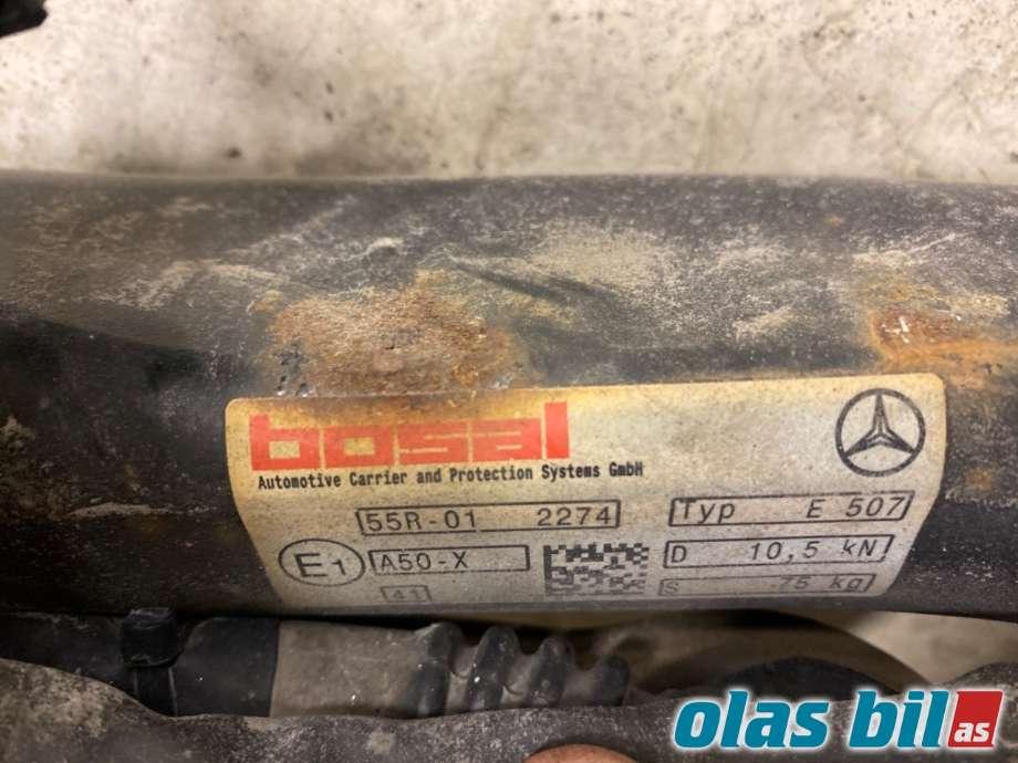 Hengerfeste til Mercedes C-Klasse 2014-2018 (Fase 1) (W205) (W205) (MERCEDES|A 205 310 33 00||205 310 29 00)