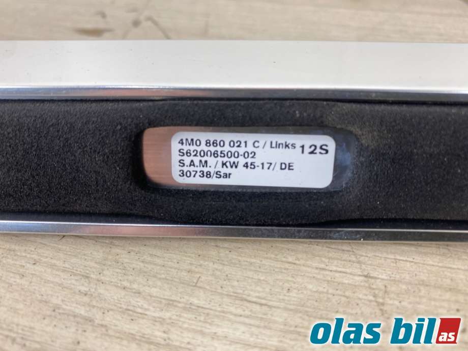 Takrails til Audi Q7 2015-->> (Type II) (AUDI|4M0 860 021 D||4M0 860 021 C)