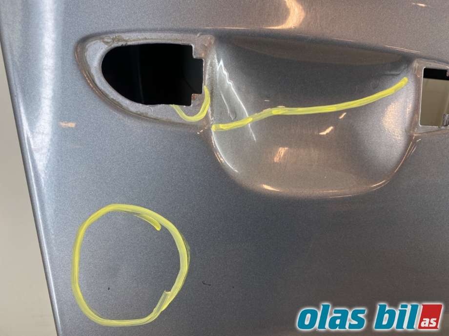 Dør høyre foran til VW Passat 2005-2010 (B6) (B6) (VOLKSWAGEN|3C4 831 056 J|)