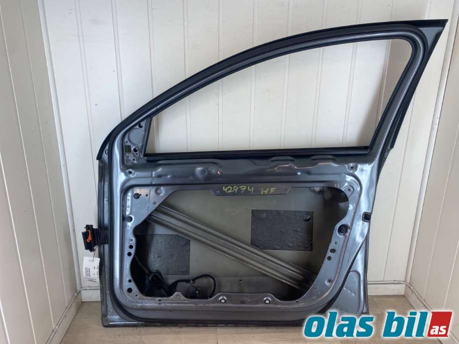 Dør høyre foran til VW Passat 2005-2010 (B6) (B6) (VOLKSWAGEN|3C4 831 056 J|)