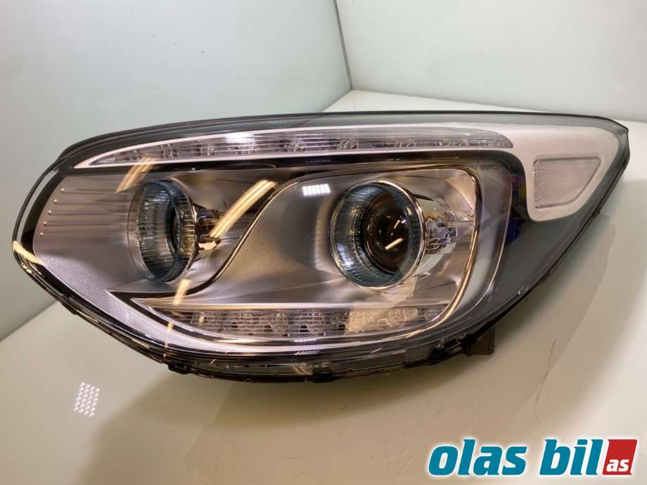 Frontlykt venstre halogen til Kia Soul 2014-2019 (Type II)  (KIA|92101E 40101D|)