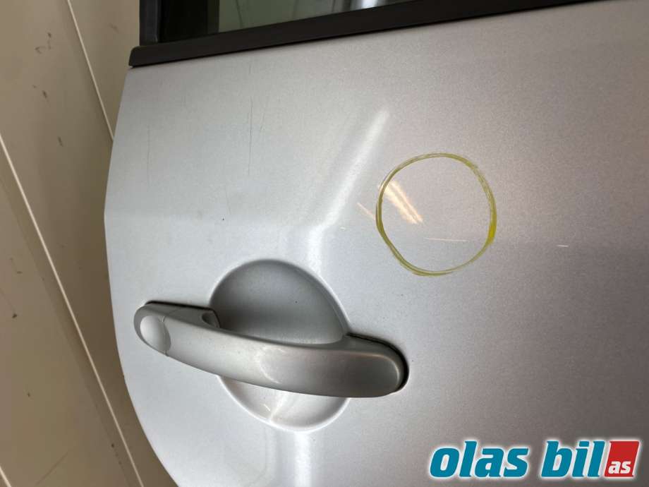 Dør høyre bak til VW Touran 2007-2010 (Type I, Fase 2) (VOLKSWAGEN|1T0 833 056 R|1T0 833 056 S|)
