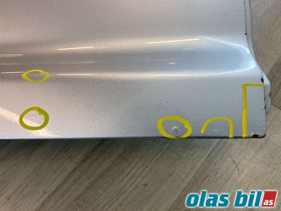 Dør høyre bak til VW Touran 2007-2010 (Type I, Fase 2) (VOLKSWAGEN|1T0 833 056 R|1T0 833 056 S|)