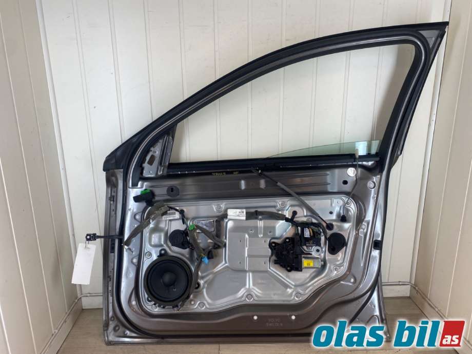 Dør høyre foran til Volvo V70 2007-2013 (Type III, Fase 1) (VOLVO|31335589|)