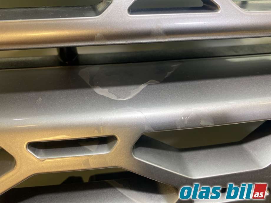 Grill til Land Rover Discovery 2017-->> (Type V)  (LAND-ROVER|LR083008|LR123932|HY32-8200-AB)