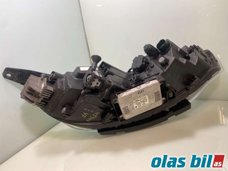 Frontlykt venstre halogen til Kia e-Soul 2019-->> (Type III)  (KIA|92101J2020|)