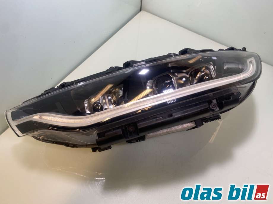 Frontlykt venstre halogen til Kia e-Soul 2019-->> (Type III)  (KIA|92101J2020|)