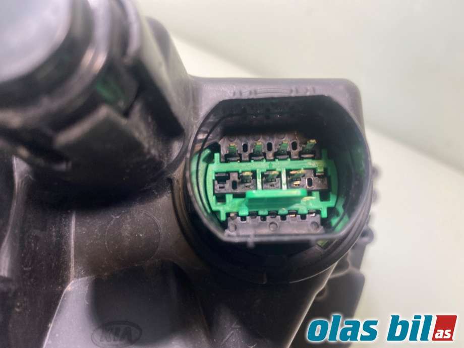 Frontlykt venstre halogen til Kia e-Soul 2019-->> (Type III)  (KIA|92101J2020|)