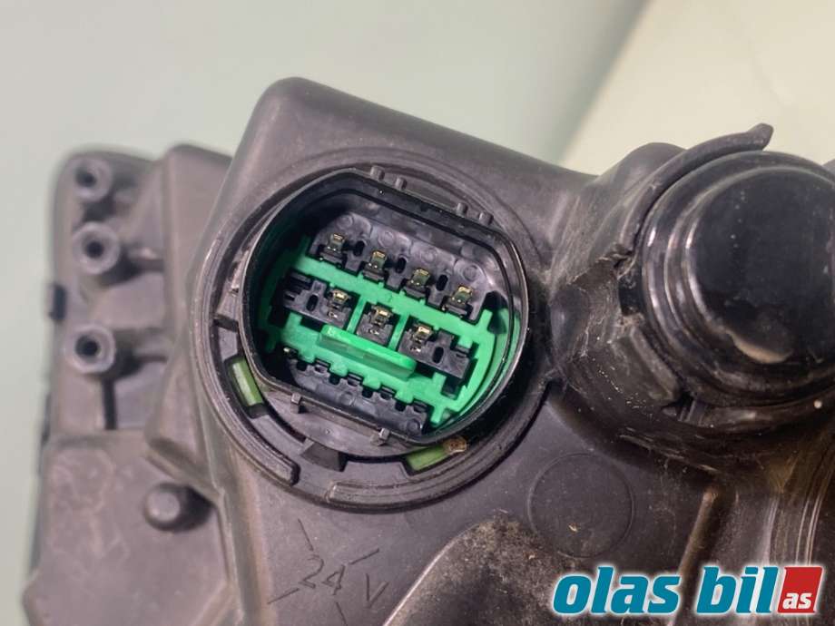Frontlykt høyre halogen til Kia e-Soul 2019-->> (Type III) (KIA|92102J2020|)