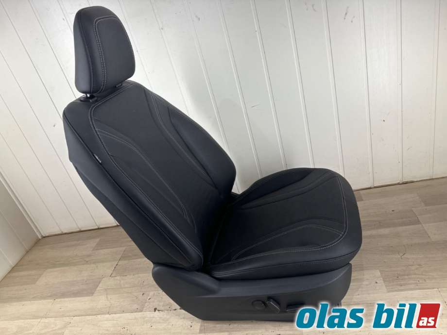 Sete foran høyre til Ford Mustang Mach-e 2020-->> (FORD (US)|2545199|LJ9A-61700-ACE|)