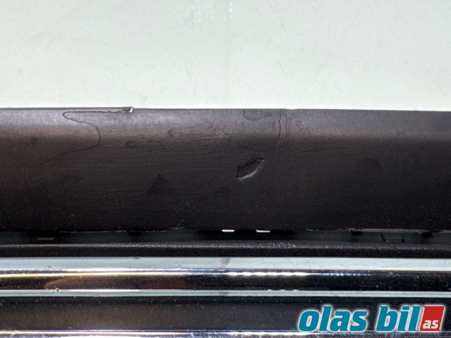 Grill til Ford Mondeo 2014-2019 (Type V, Fase 1)  (FORD|2008162||DS73-8150-J-W)