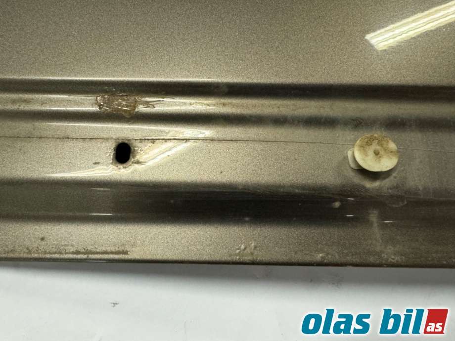 Dør høyre foran til Volvo V70 2007-2013 (Type III, Fase 1)  (VOLVO|31335589|)