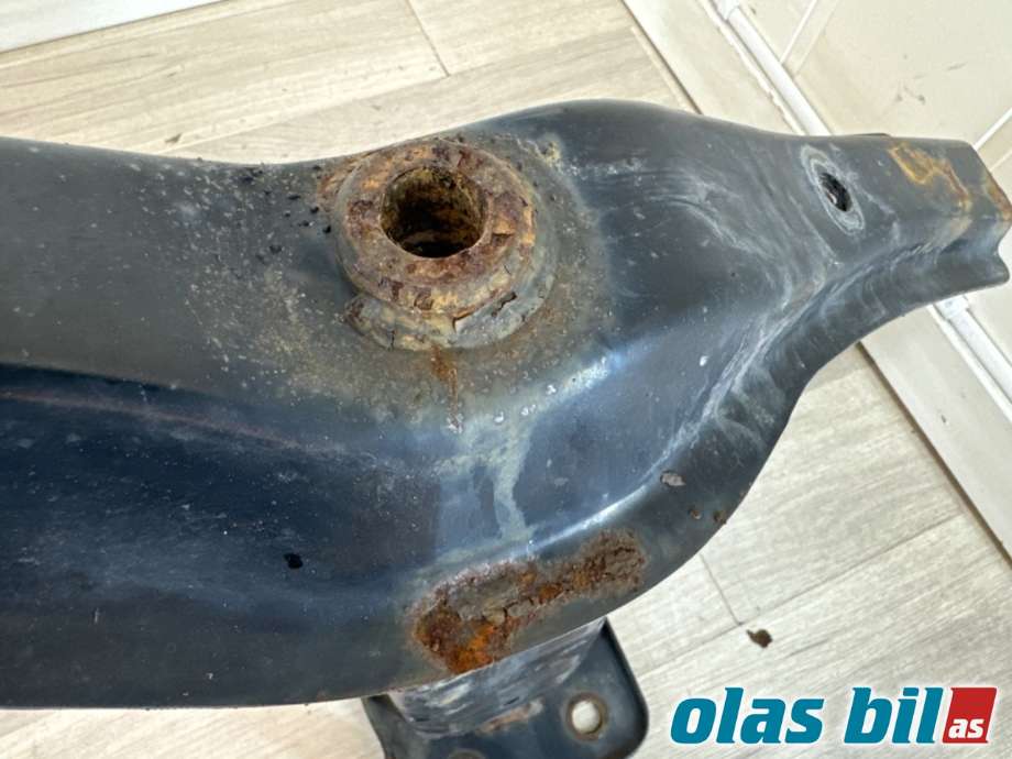 Støtfangerforsterkning foran til BMW X5 2007-2013 (E70) (E70) (BMW|51 11 7 165 458|)