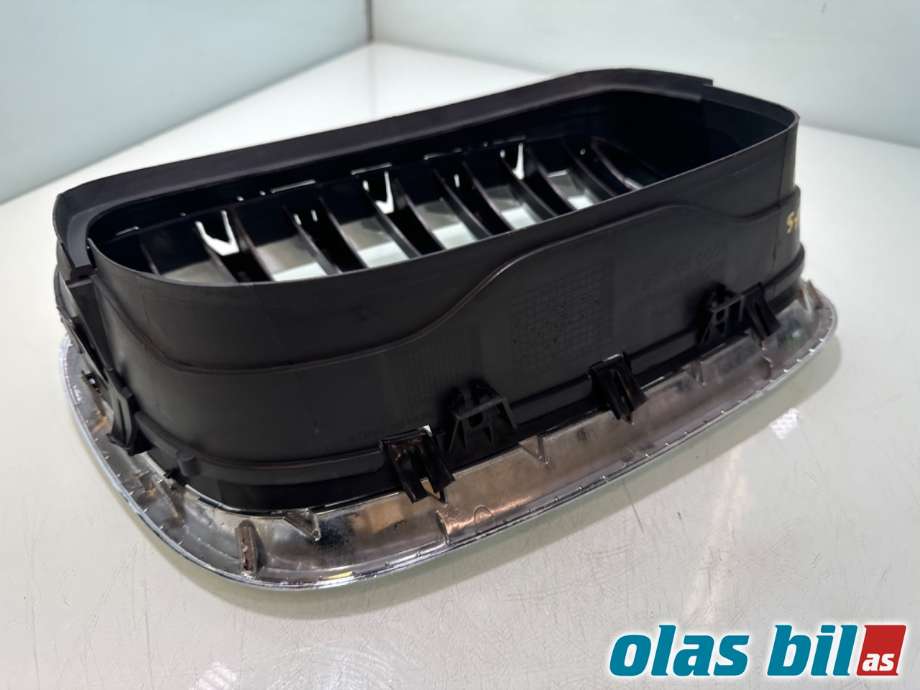 Grill venstre til BMW X5 2007-2013 (E70) (E70) (BMW|51 13 7 185 223|)