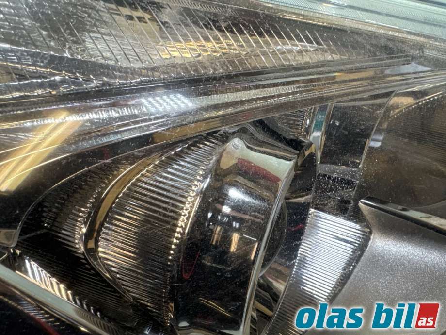 Frontlykt høyre halogen til Ford Galaxy 2015-2022 (Type IV)  (FORD|2240608||EM2B-13W029-JE)