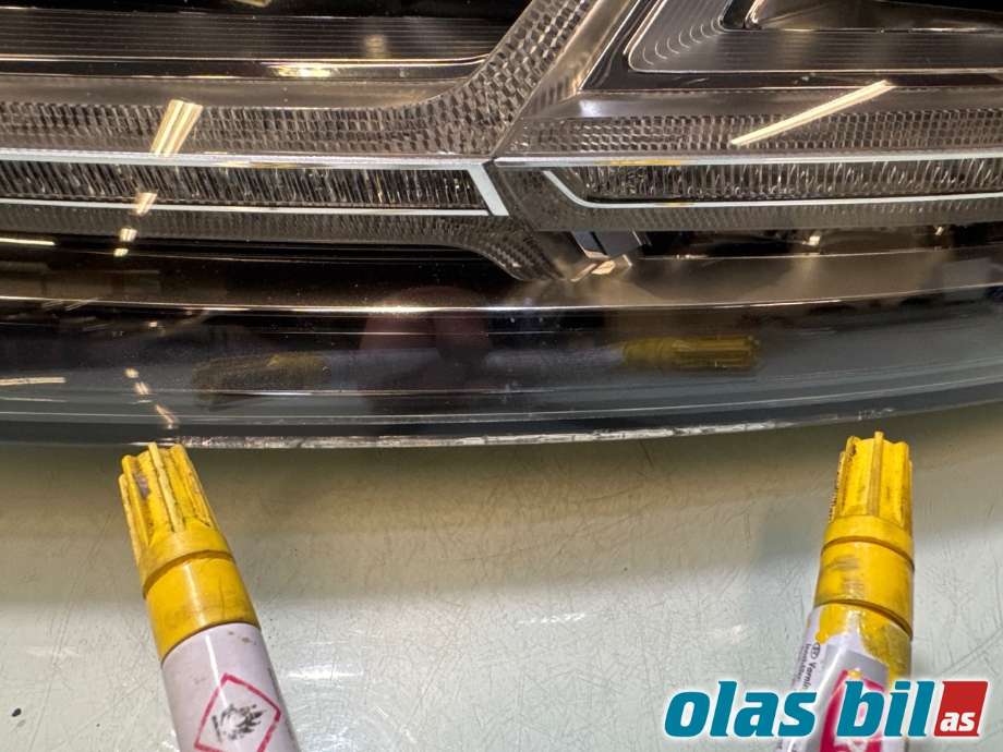 Frontlykt venstre halogen til Audi Q7 2015-->> (Type II)  (AUDI|4M0 941 783 C||4M0 941 035 C)