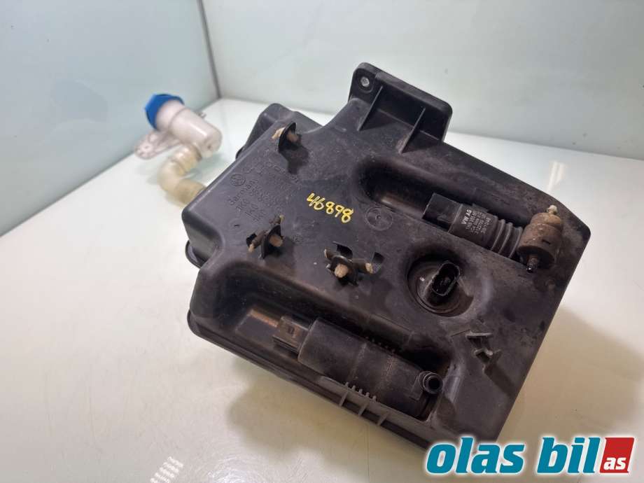 Spylertank til VW Golf VI 2008-2012 (VOLKSWAGEN|1K0 955 453 S||1K0 955 453 Q)