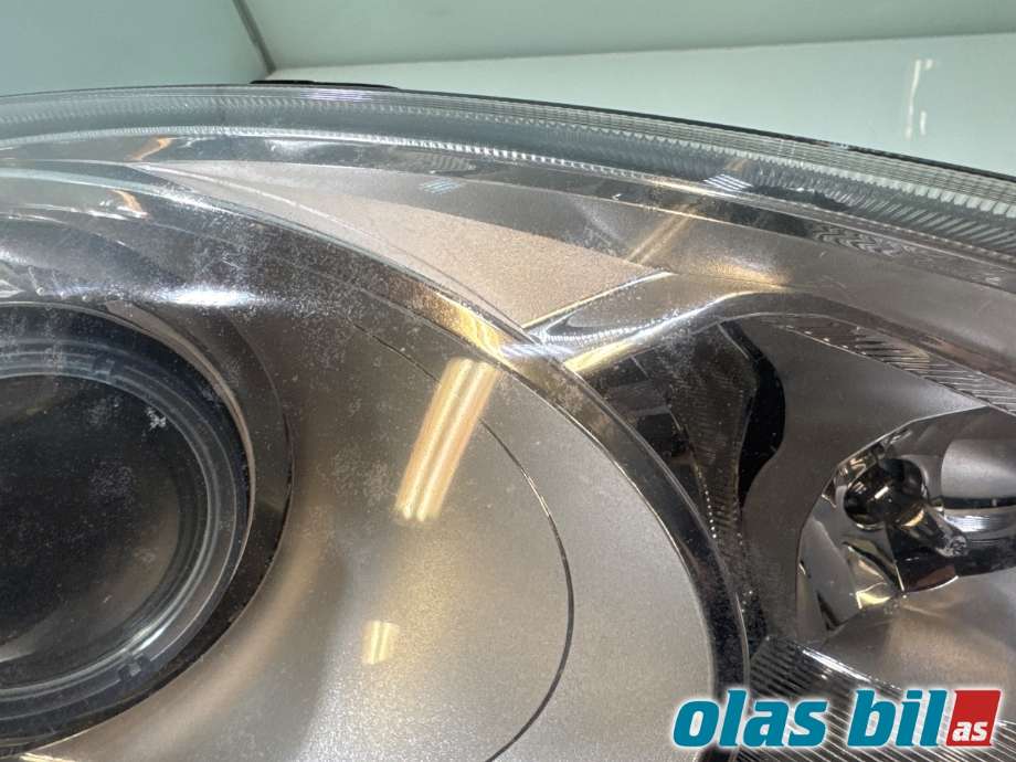 Frontlykt høyre halogen til Ford C-Max 2010-2015 (Type II, Fase 1) (FORD|1801884||AM51 13D 154 AE)