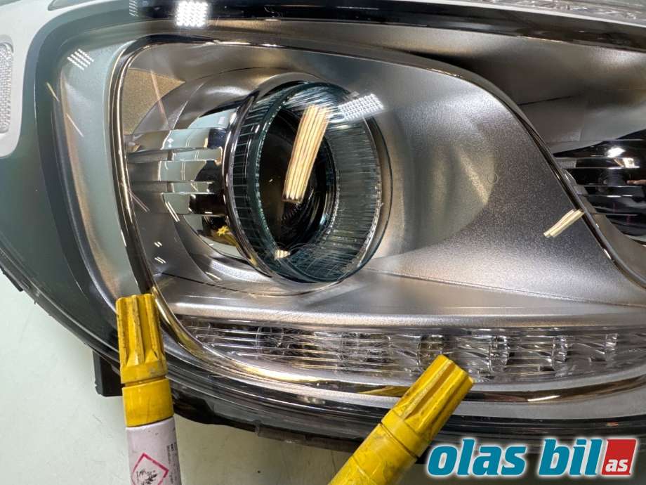 Frontlykt høyre halogen til Kia Soul 2014-2019 (Type II)  (KIA|92102E 40101D|)
